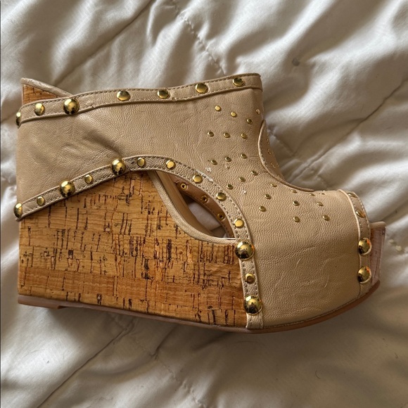Cathy Jean tan Cork Wedges with Gold round studs Bohemian Summer Style s⦠- Picture 11 of 11